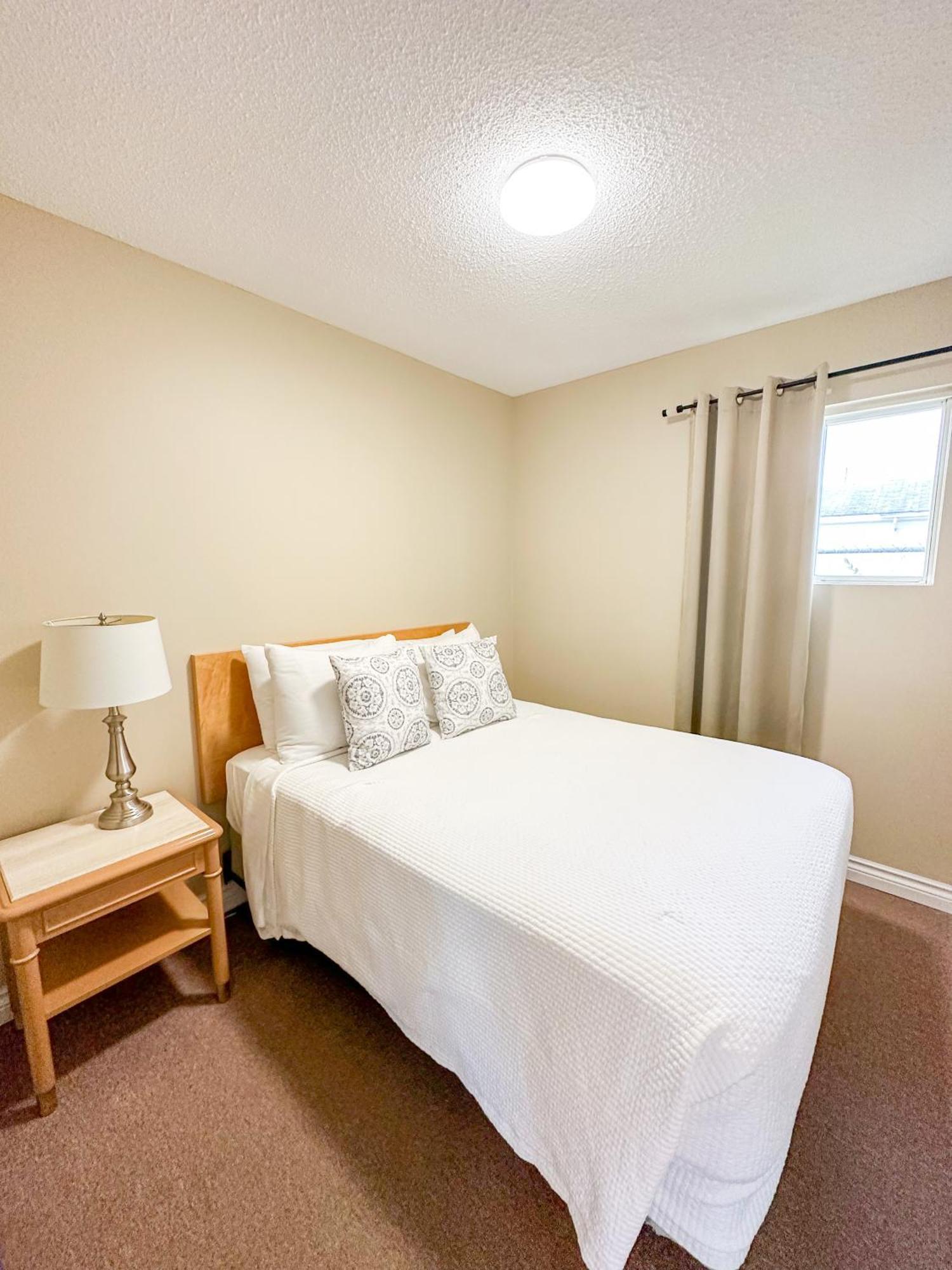 Oasis By The Bay Vacation Suites Wasaga Beach Extérieur photo