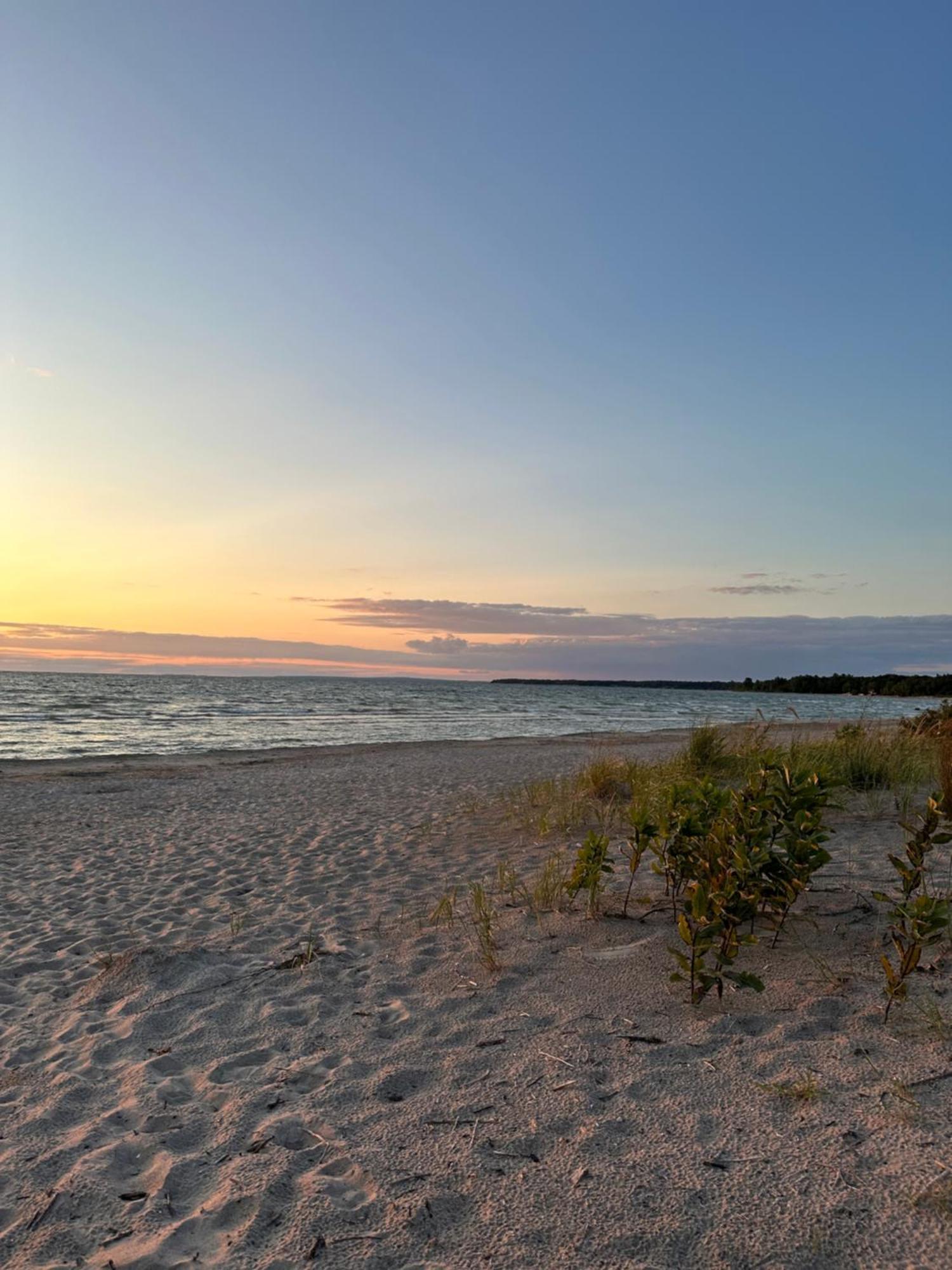 Oasis By The Bay Vacation Suites Wasaga Beach Extérieur photo