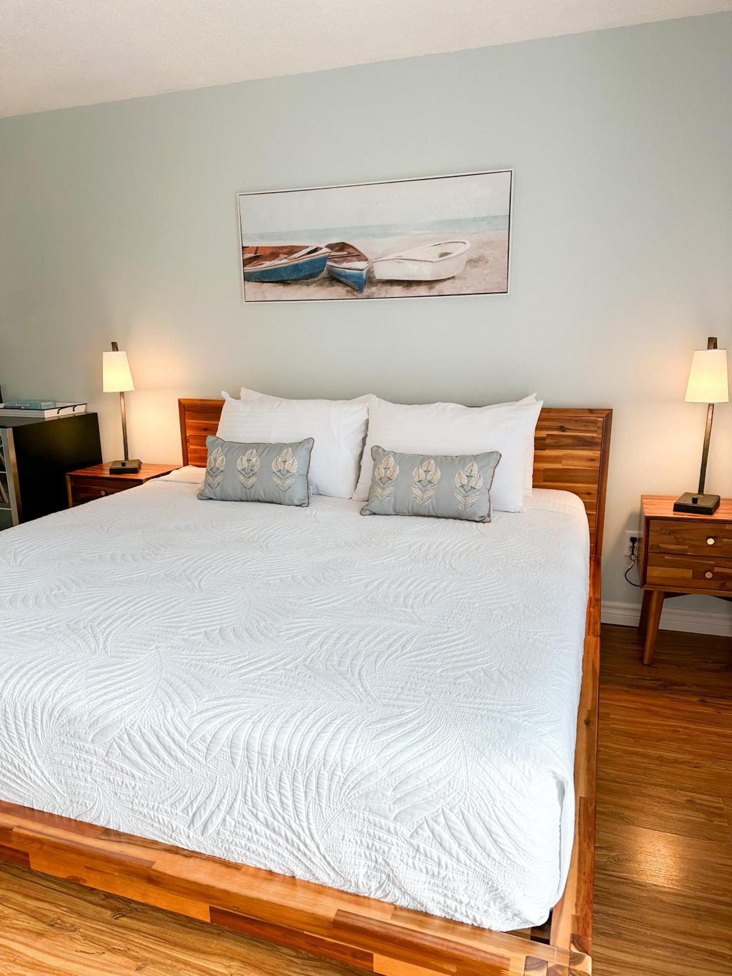 Oasis By The Bay Vacation Suites Wasaga Beach Extérieur photo