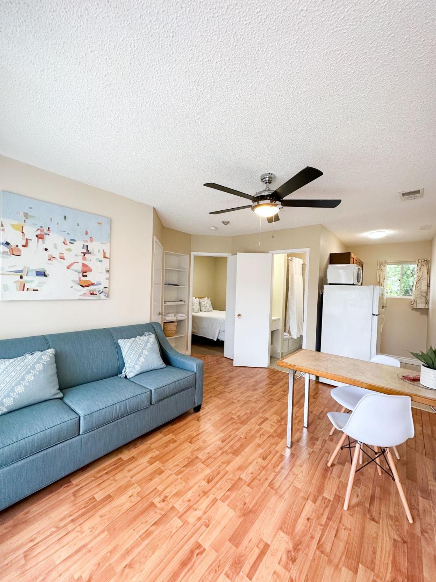 Oasis By The Bay Vacation Suites Wasaga Beach Extérieur photo