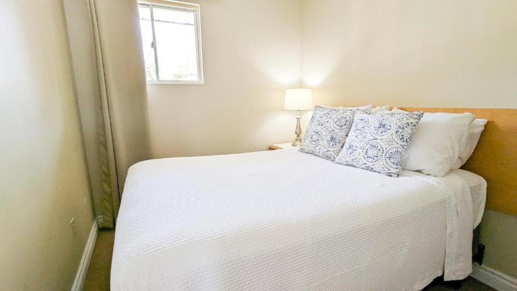 Oasis By The Bay Vacation Suites Wasaga Beach Extérieur photo